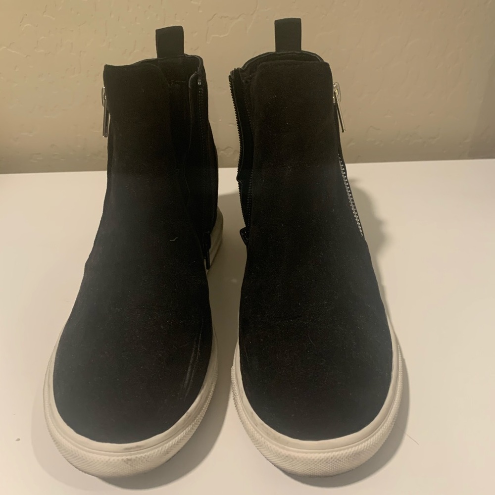 Black ankle booties